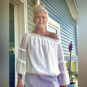 Boutique Elegant White Off-Shoulder Women's Top